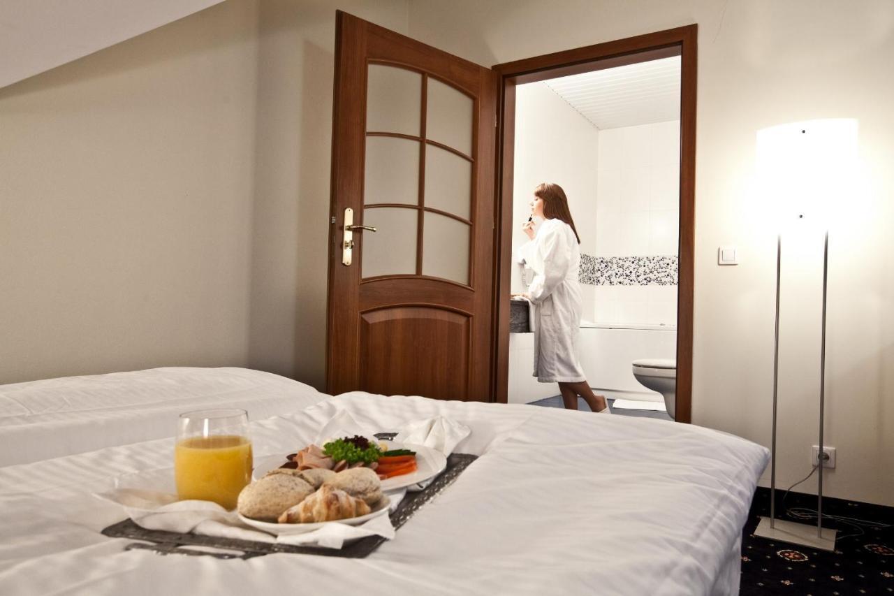Parkhotel Lyson Inwałd Habitación foto